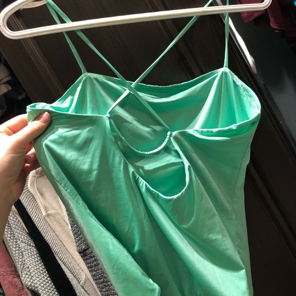 aritzia wilfred emerald green satin body suit - Picture 2 of 3
